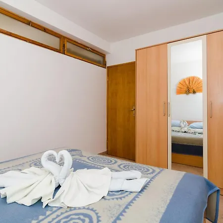 Dinga -borak - Two Bedroom With Terrace No 1 *